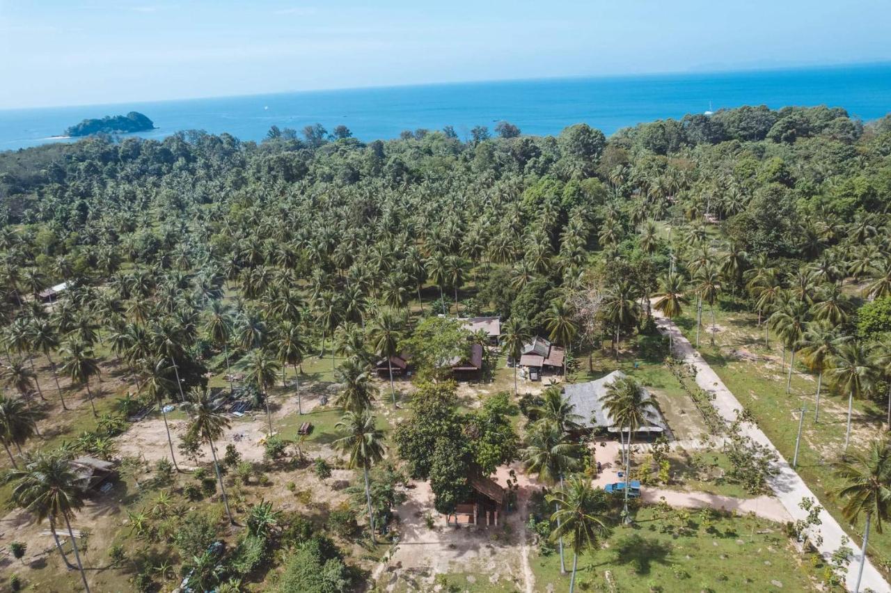 Kohjum Freedom Resort Ко Джам Екстериор снимка